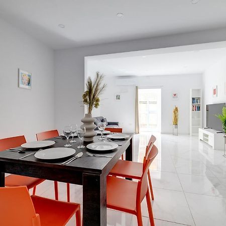 Modern Family Holiday Retreat In Gzira สลีมา ภายนอก รูปภาพ