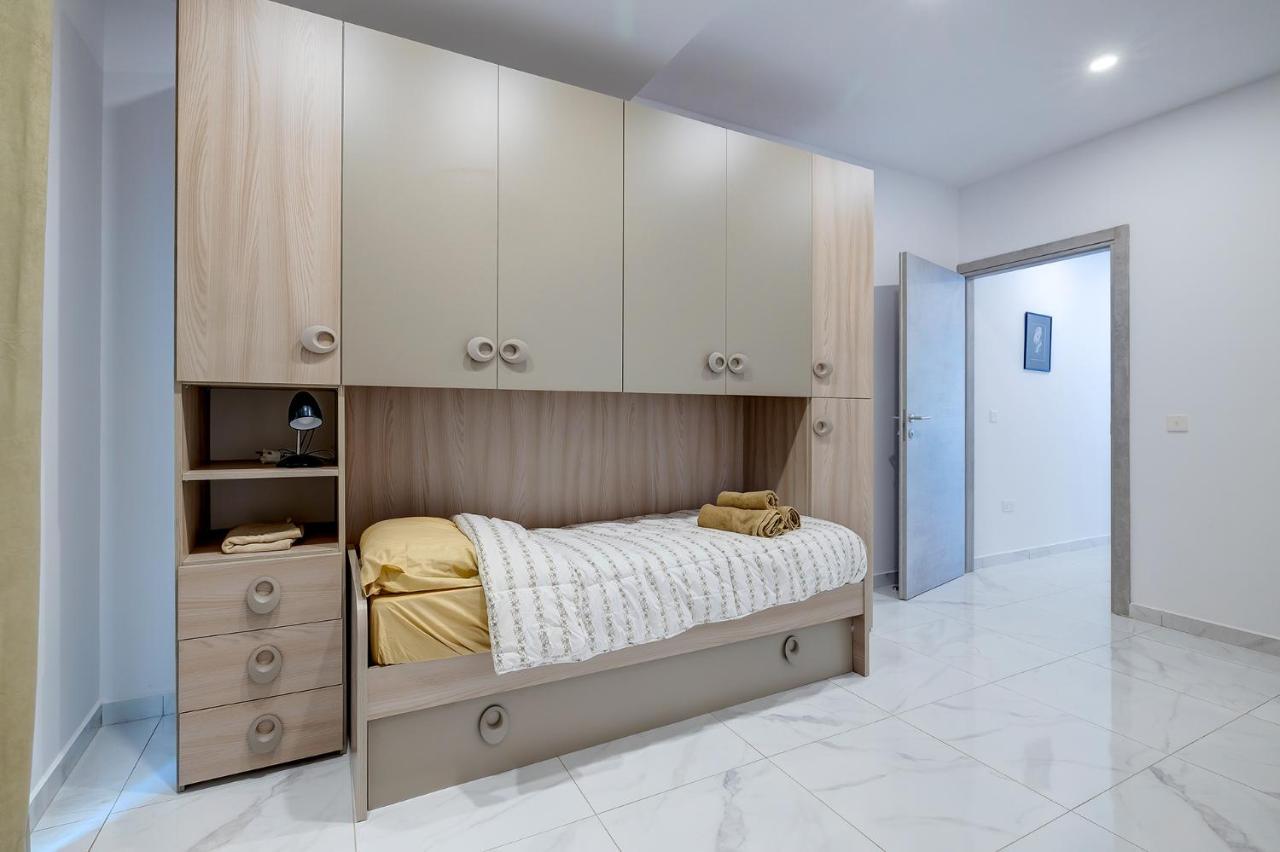 Modern Family Holiday Retreat In Gzira สลีมา ภายนอก รูปภาพ