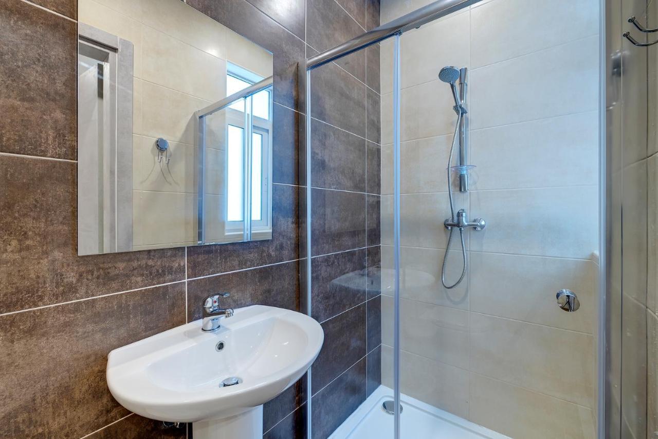 Modern Family Holiday Retreat In Gzira สลีมา ภายนอก รูปภาพ