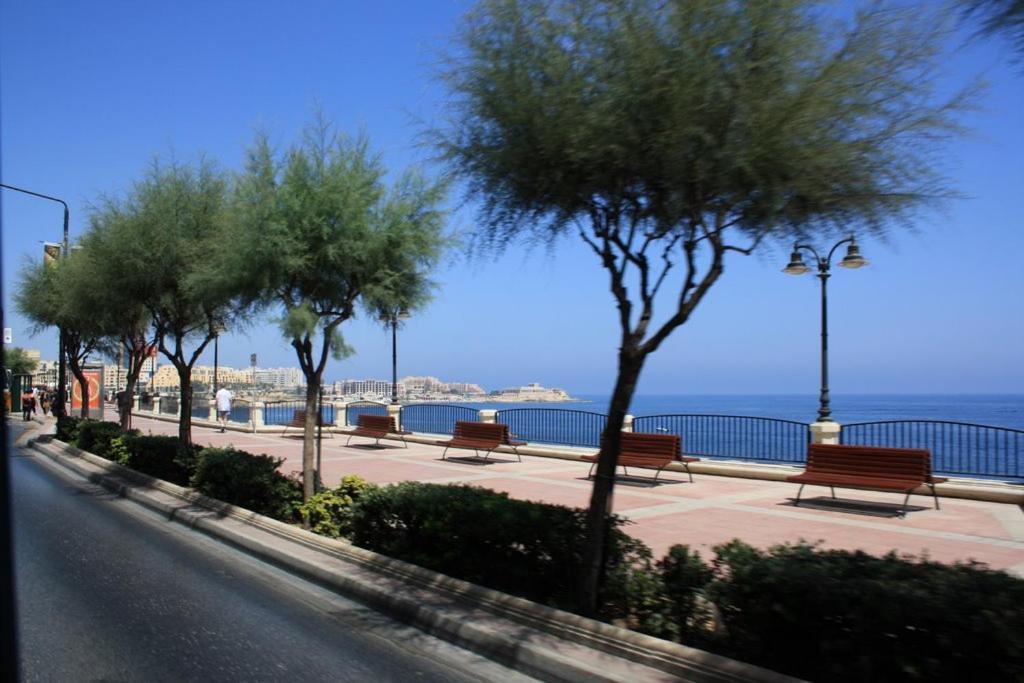 Modern Family Holiday Retreat In Gzira สลีมา ภายนอก รูปภาพ